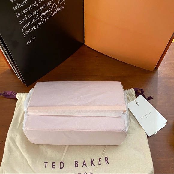 Ted Baker London Pink Leather Crossbody Bag - Picture 4 of 10